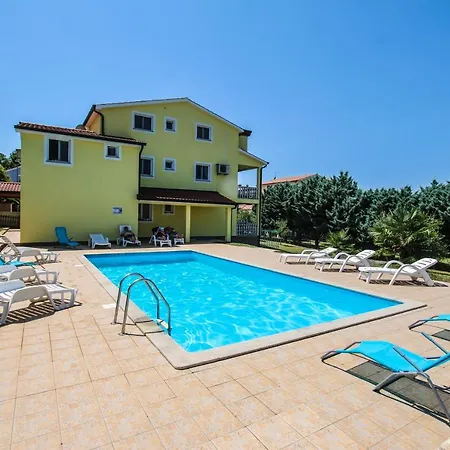 Apartments Mugeba